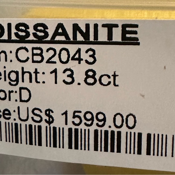 Elegant Moissanite Silver Tone 13.8 KT Tennis Bracelet - Picture 2 of 4